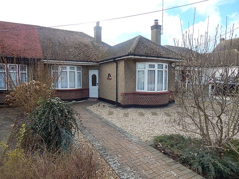 Leicester Avenue, Rochford, Essex, SS4 1JL