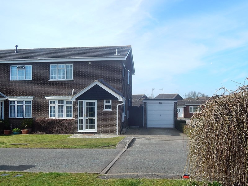 Princess Gardens, Rochford, Essex, SS4 3BJ