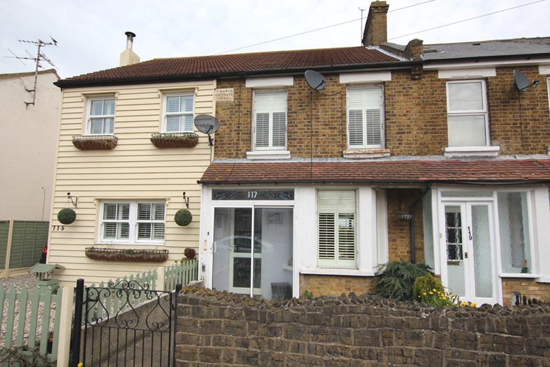 New Road, Great Wakering, SouthendOnSea, Essex, SS3 0AR Hunt Roche