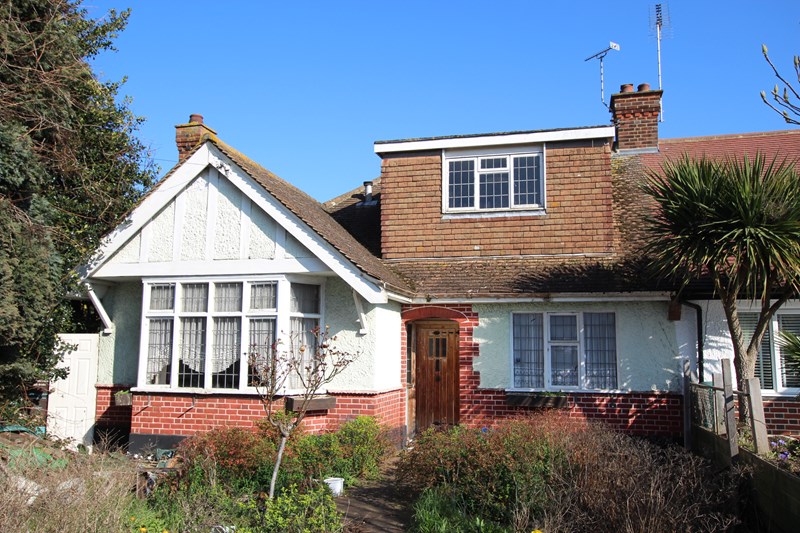 Mayfield Avenue, SouthendOnSea, SS2 6NZ Hunt Roche