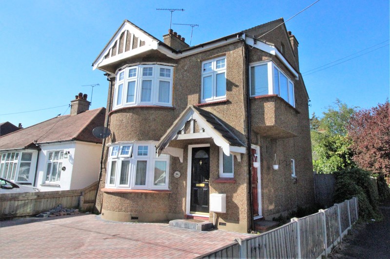 Homestead Gardens, Hadleigh, Benfleet, Essex, SS7 2AB