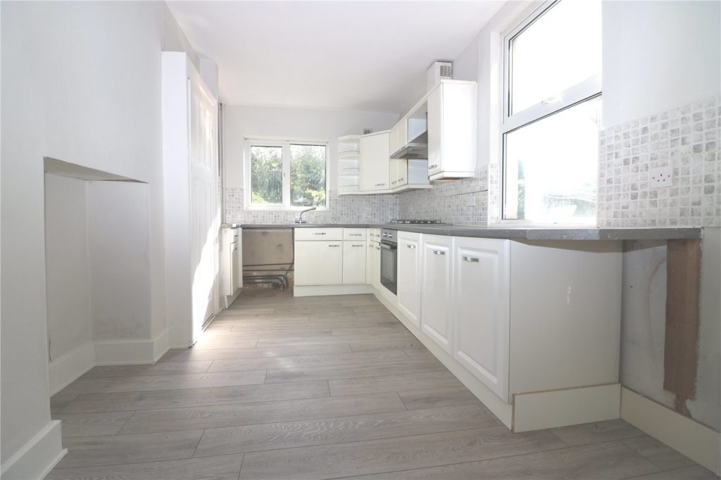 Gainsborough Drive, Westcliff On Sea, Essex, SS0 9AN