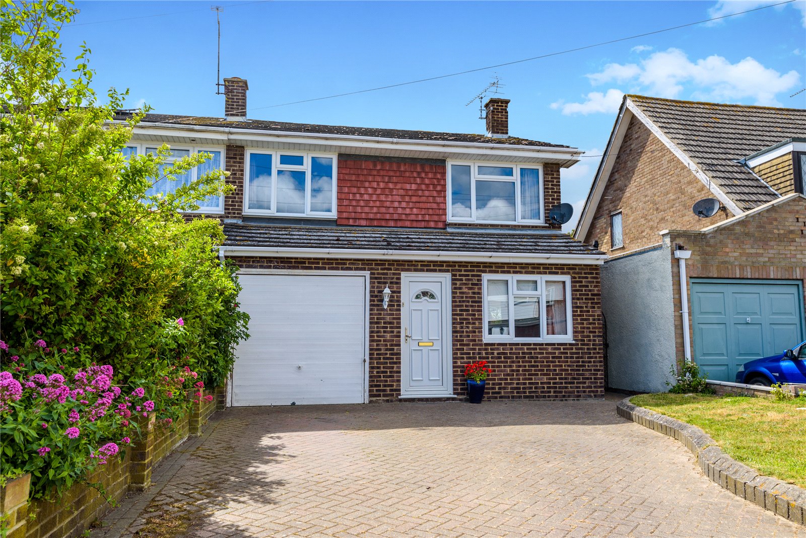 Conway Avenue, Great Wakering, SS3 0BQ Hunt Roche