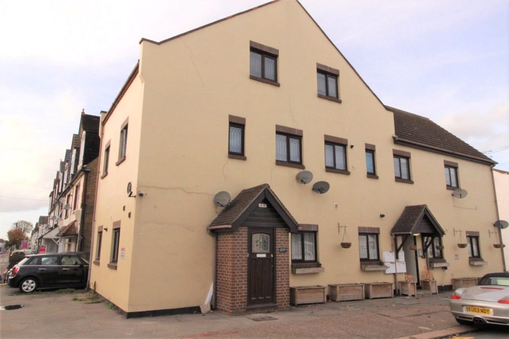 Oakleigh Lodge, 125 Pall Mall, Leigh on Sea, Essex, SS9 1RF