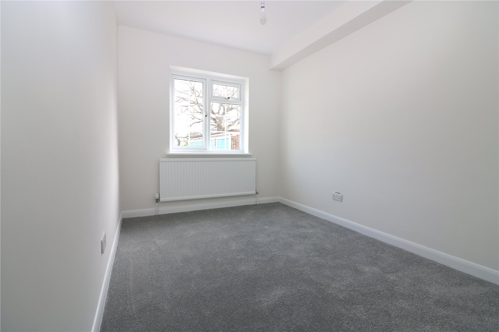 Tracey Court, 96 Blenheim Crescent, Leigh on Sea, Essex, SS9 3DX Hunt