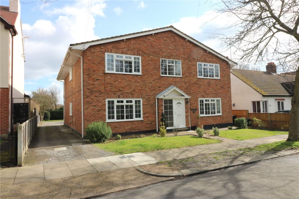 Tracey Court, 96 Blenheim Crescent, Leigh on Sea, Essex, SS9 3DX