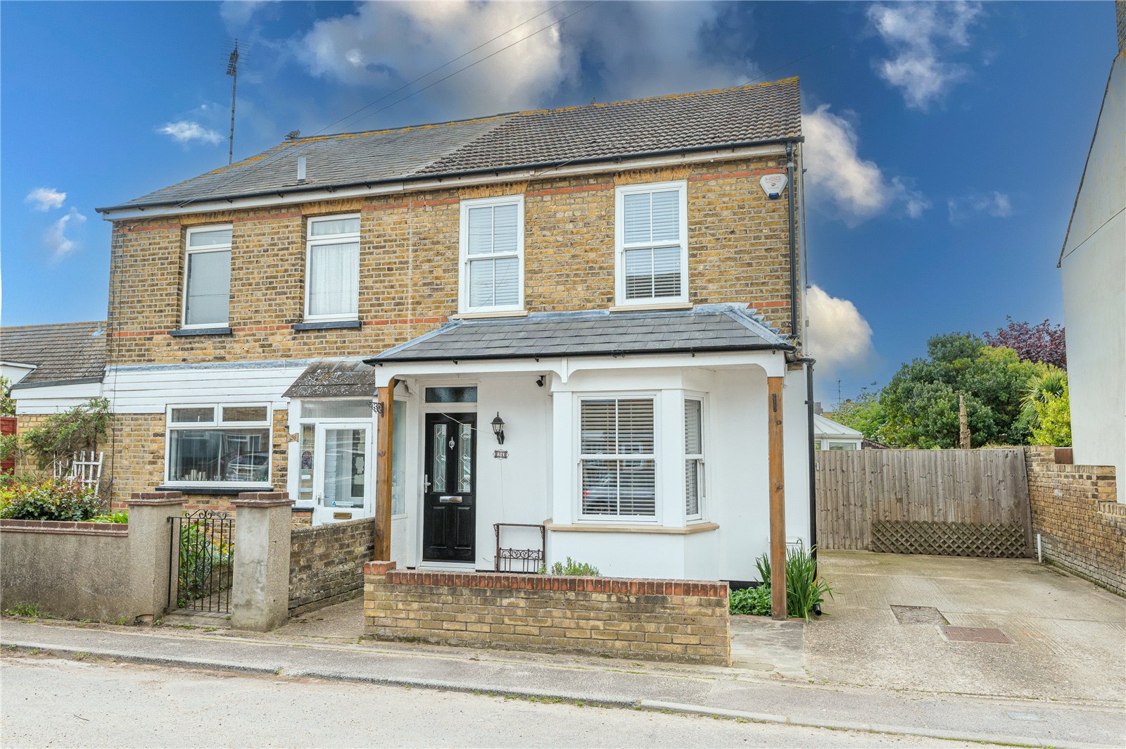 St. Johns Road, Great Wakering, Essex., SS3 0AL Hunt Roche