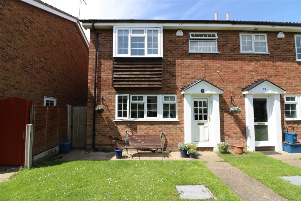 Aylesbeare, Shoeburyness, Southend-on-Sea, Essex, SS3 8AE