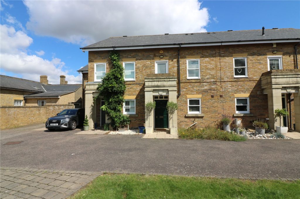 Horseshoe Crescent, Shoeburyness, Southend-on-Sea, Essex, SS3 9WL