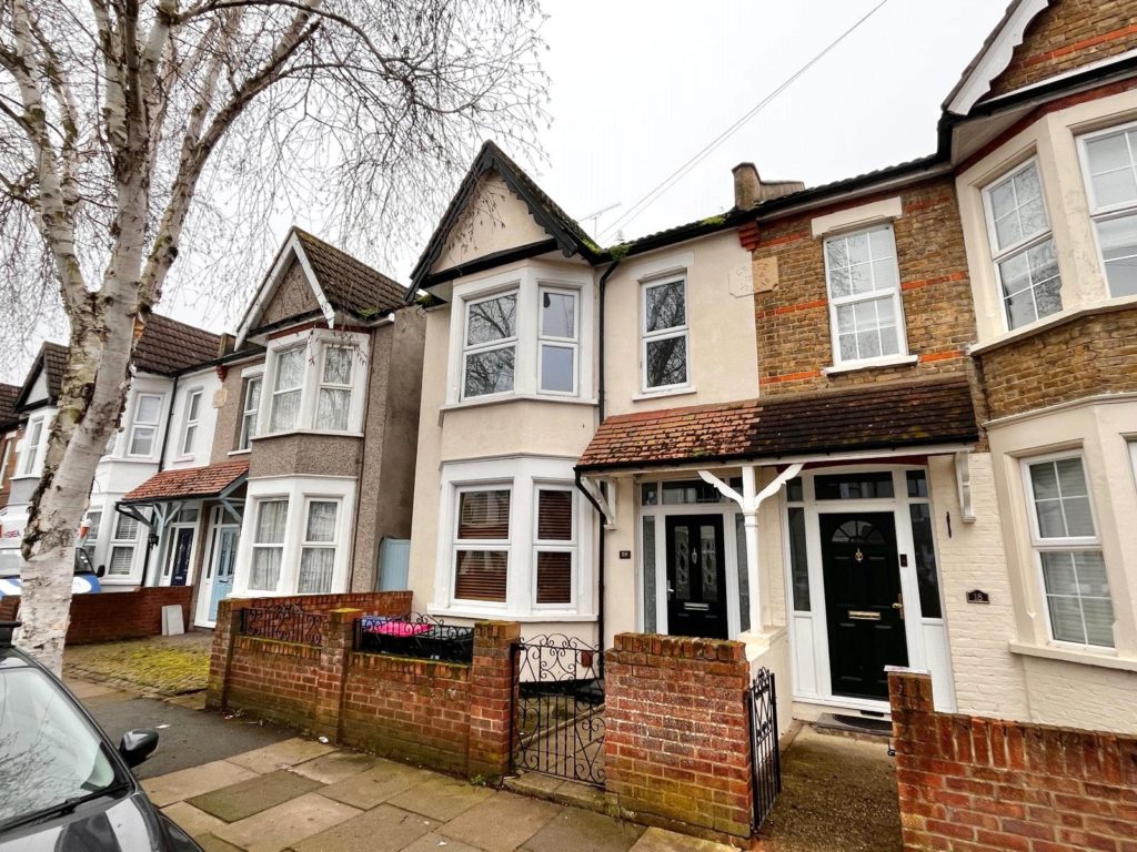 St. Marys Road, Southend-on-Sea, Essex, SS2 6JS