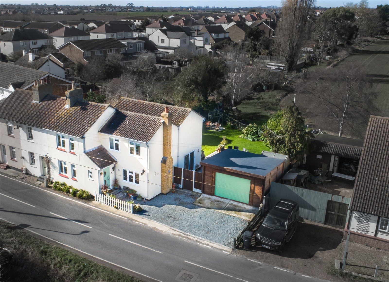 New Road, Great Wakering, SouthendonSea, SS3 0AR Hunt Roche