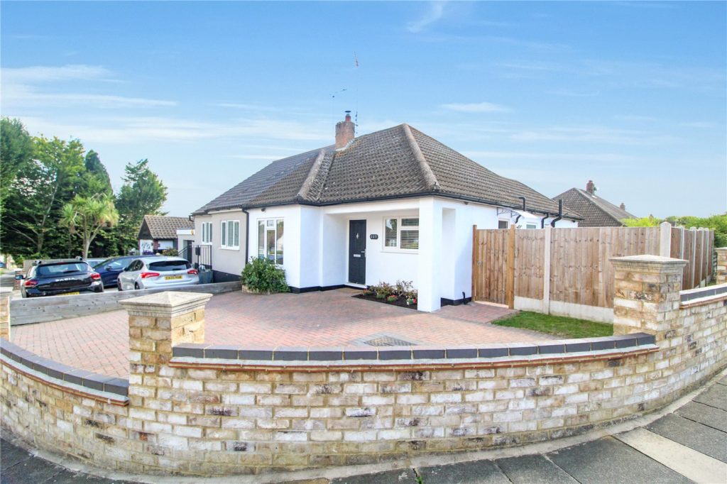 Woodside, Leigh-on-Sea, SS9 4TB