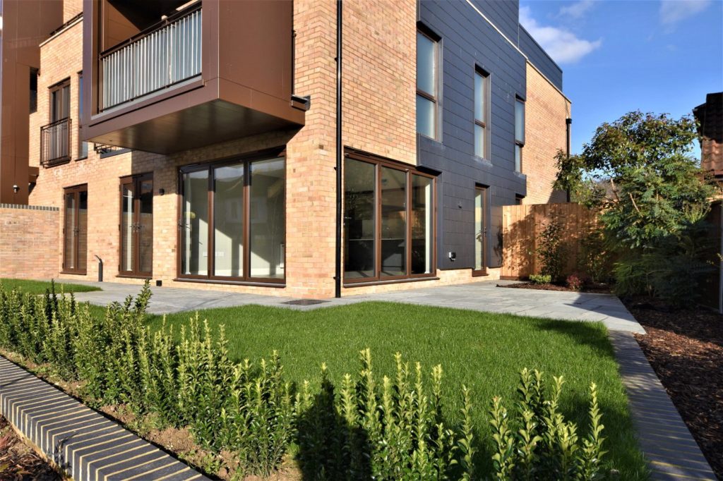 High Road, South Benfleet, Essex, SS7 5LG