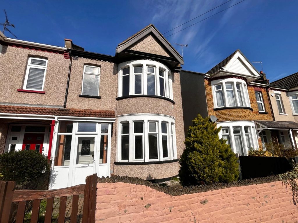 Oakhurst Road, Southend-on-Sea, Essex, SS2 5DT