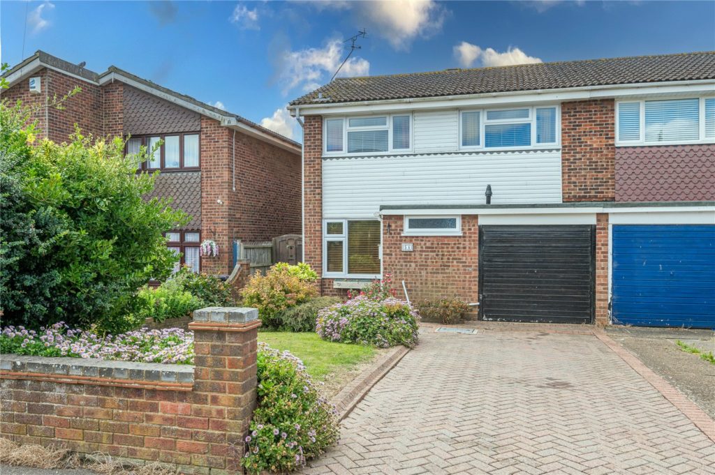 Seaview Drive, Great Wakering, Southend-on-Sea, Essex, SS3 0BE