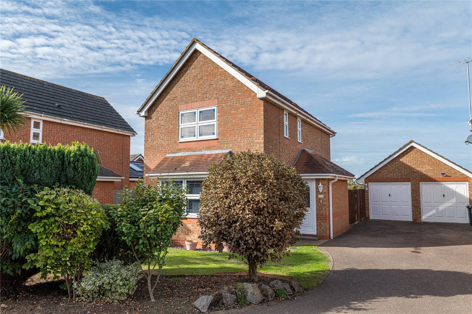 Alexandra Road, Great Wakering, SS3 0GW Hunt Roche