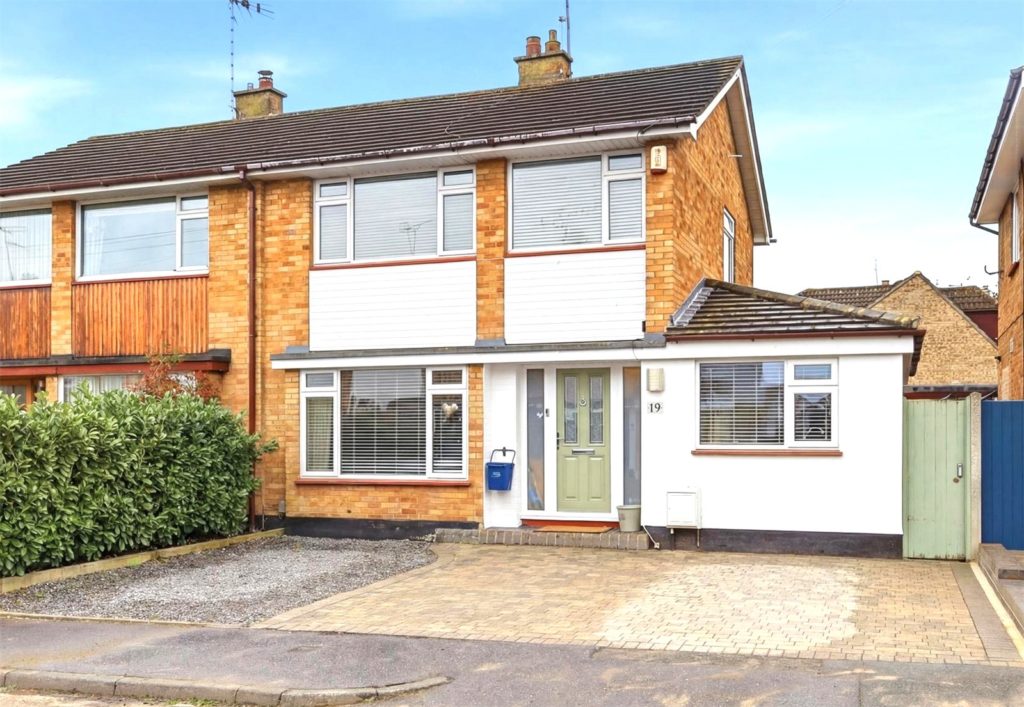 Chalfont Close, Leigh-on-Sea, Essex, SS9 4NF