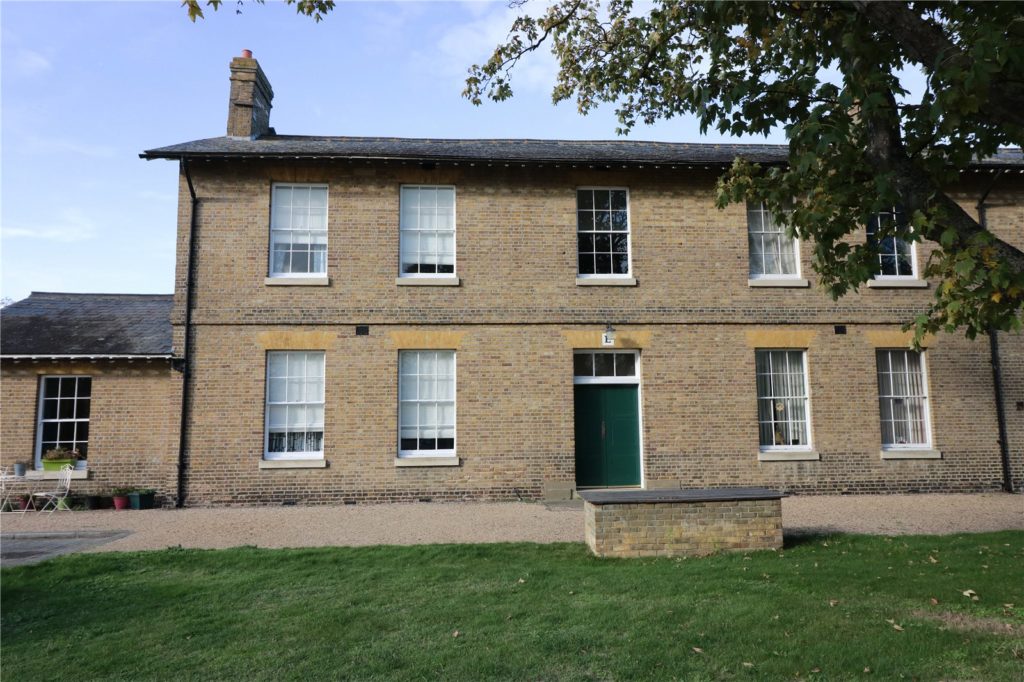 Horseshoe Crescent, Shoeburyness, Southend-on-Sea, Essex, SS3 9WL