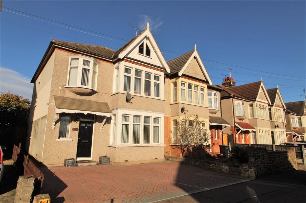 Ambleside Drive, Southend-on-Sea, Essex, SS1 2UT