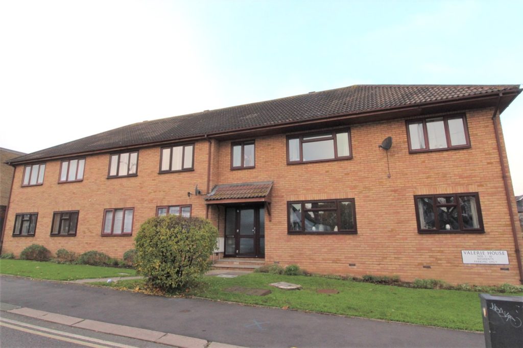 Station Road, Leigh-on-Sea, Essex, SS9 3BN