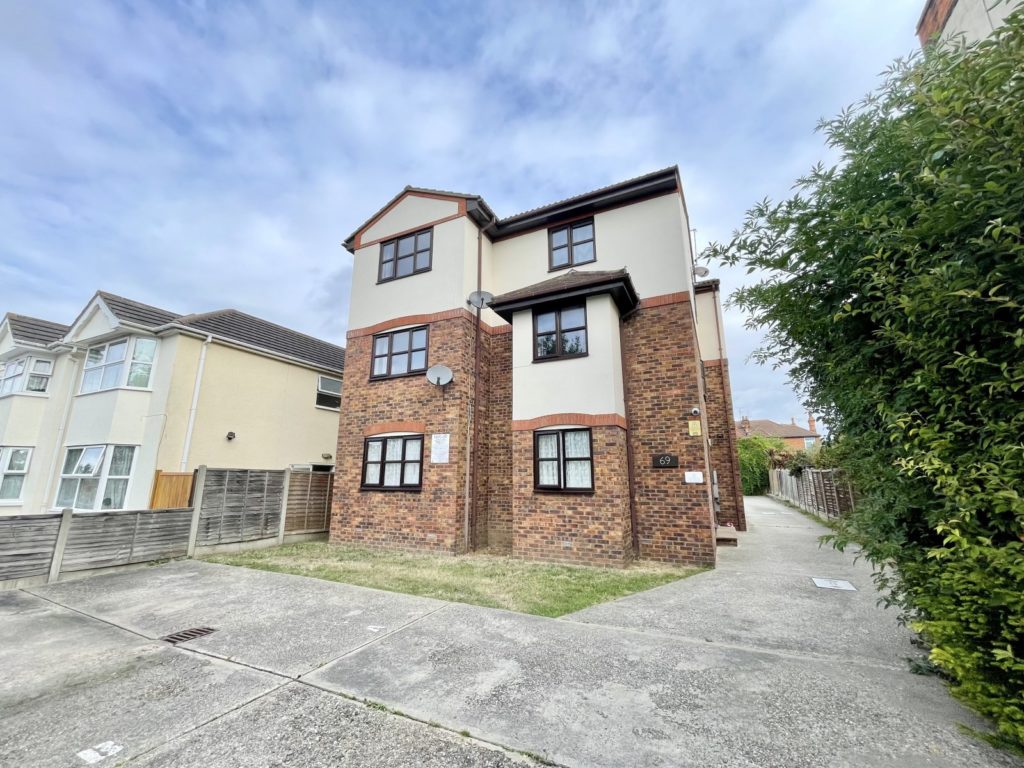 Boscombe Road, Southend-On-Sea, Essex, SS2 4JP