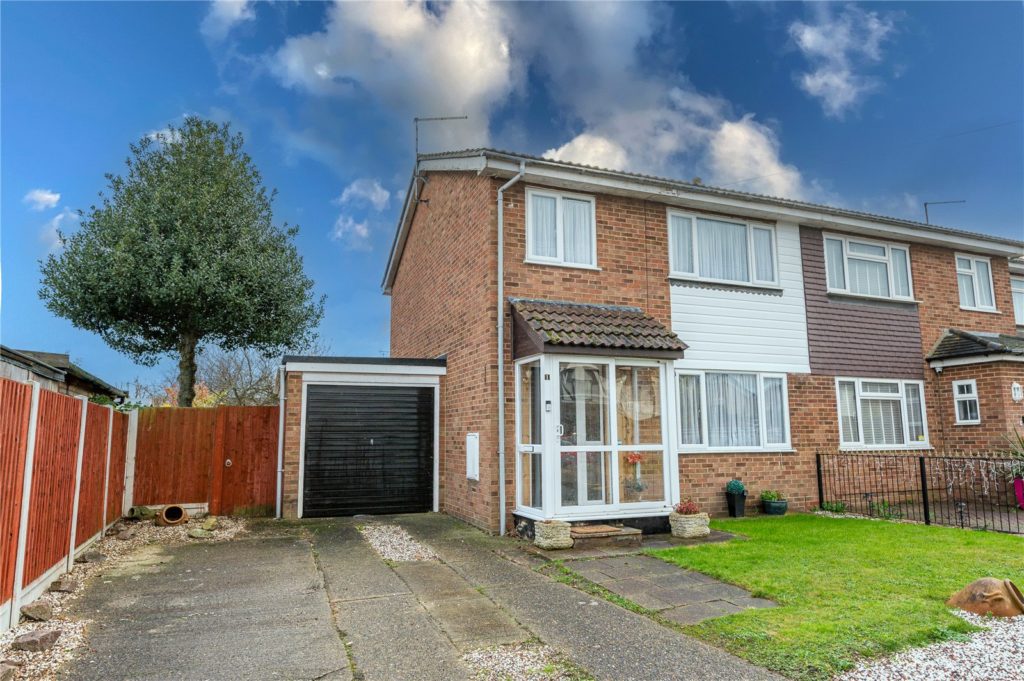 Havenside, Little Wakering, Essex, SS3 0JT