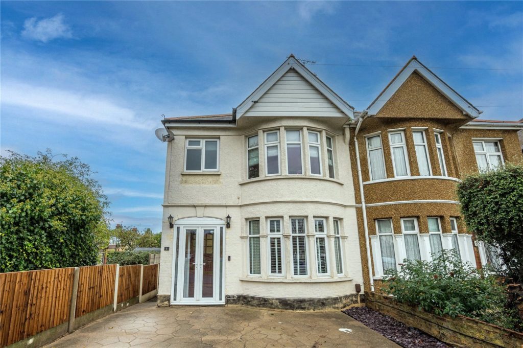 St. Lukes Road, Southend-on-Sea, Essex, SS2 4AA