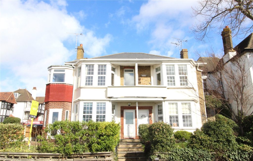 Grand Parade, Leigh-on-Sea, Essex, SS9 1DW