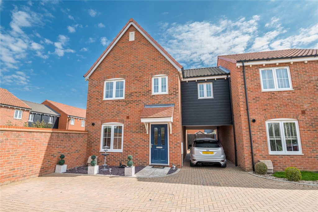 Brick Road, Great Wakering, SS3 0FQ