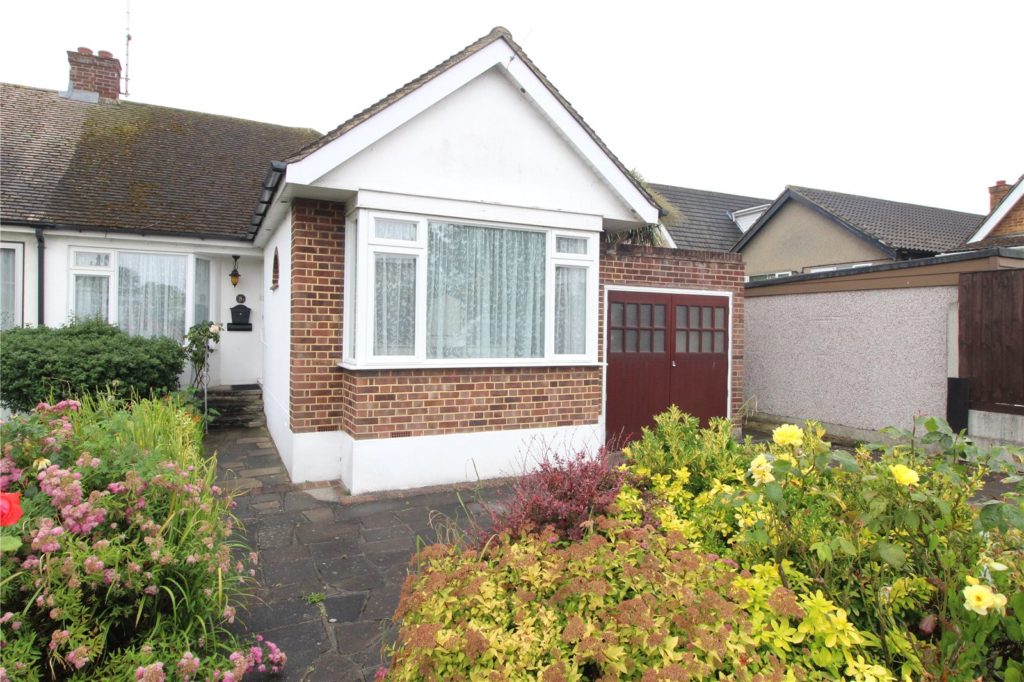 Fairway Gardens, Leigh-on-Sea, Essex, SS9 4QB