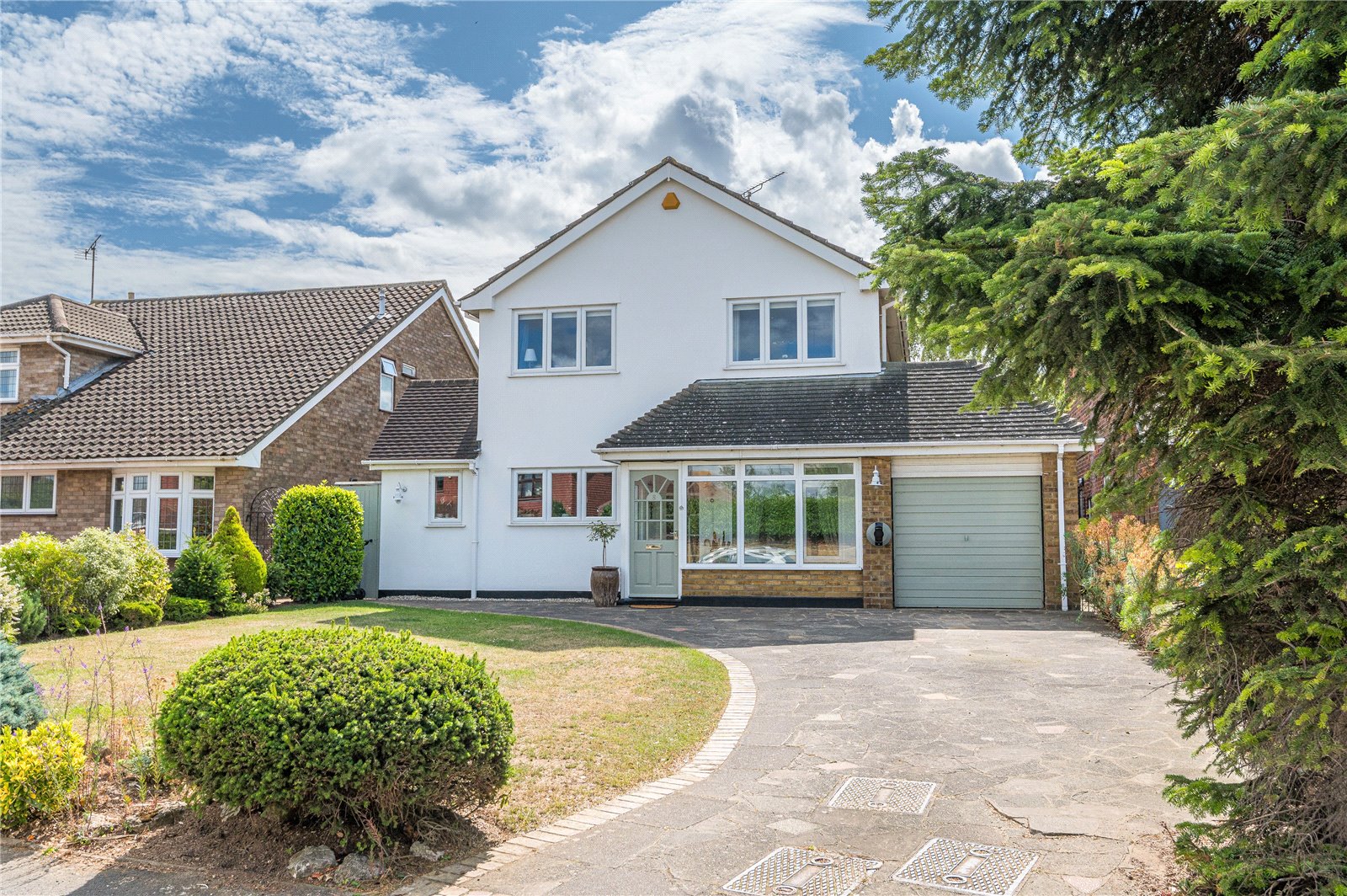 Plymtree, Thorpe Bay, Essex, SS1 3RA Hunt Roche