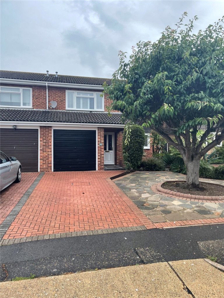 Admirals Walk, Shoeburyness, Southend-on-Sea, Essex, SS3 9JX