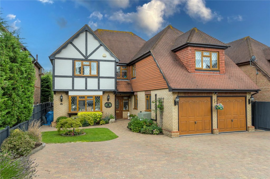 Nore Road, Leigh-on-Sea, SS9 5DB