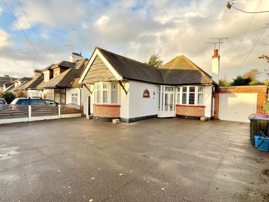 Acacia Drive, Southend-on-Sea, Essex, SS1 3JU