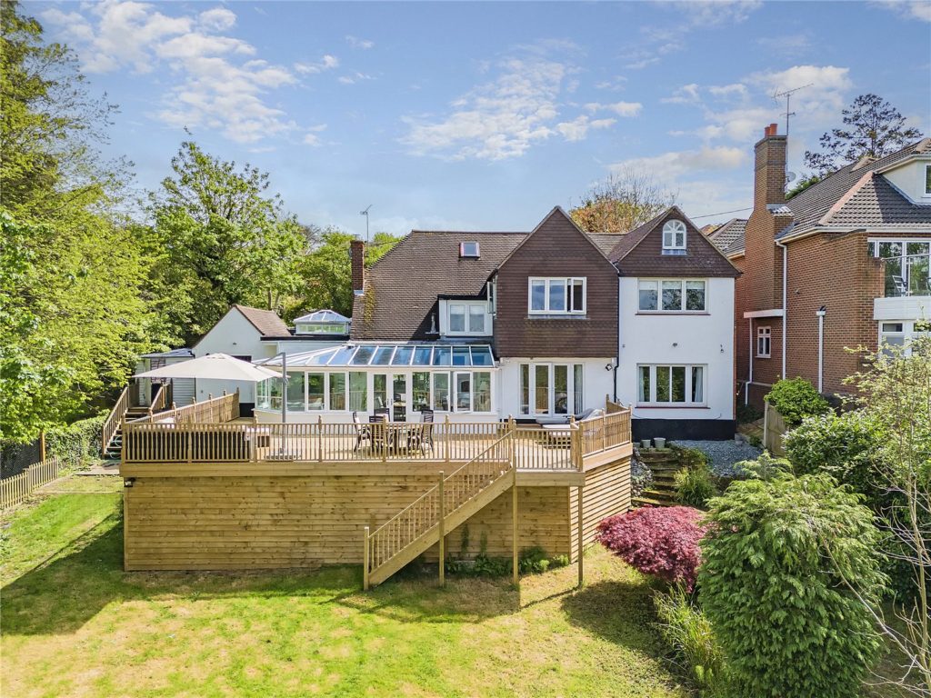 Westview Drive, Rayleigh, Essex, SS6 7AU