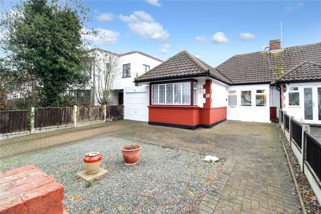 Eastwood Road North, Leigh-On-Sea, Essex, SS9 4BT