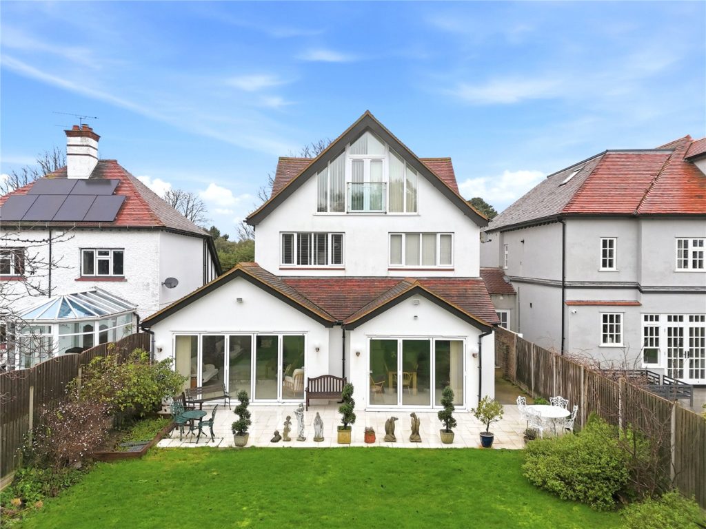 Burges Road, Thorpe Bay, Essex, SS1 3AY