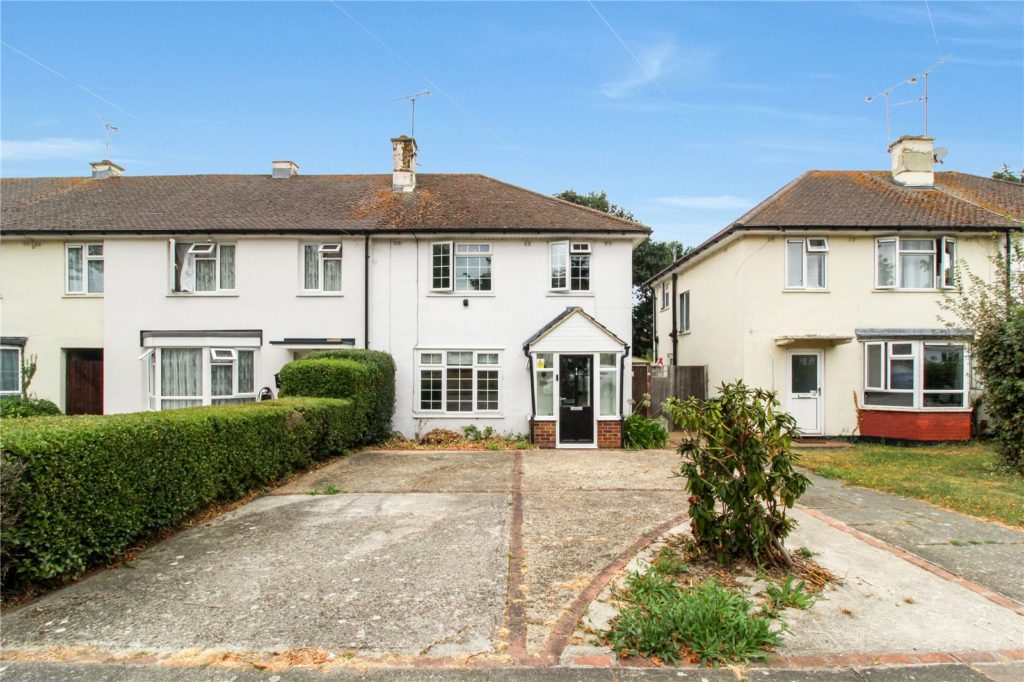 Broomfield Avenue, Leigh-on-Sea, Essex, SS9 4BJ