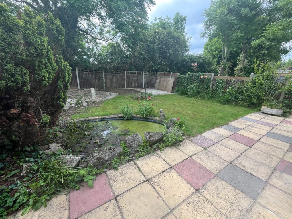 Devon Gardens, Rochford, Essex, SS4 3AJ