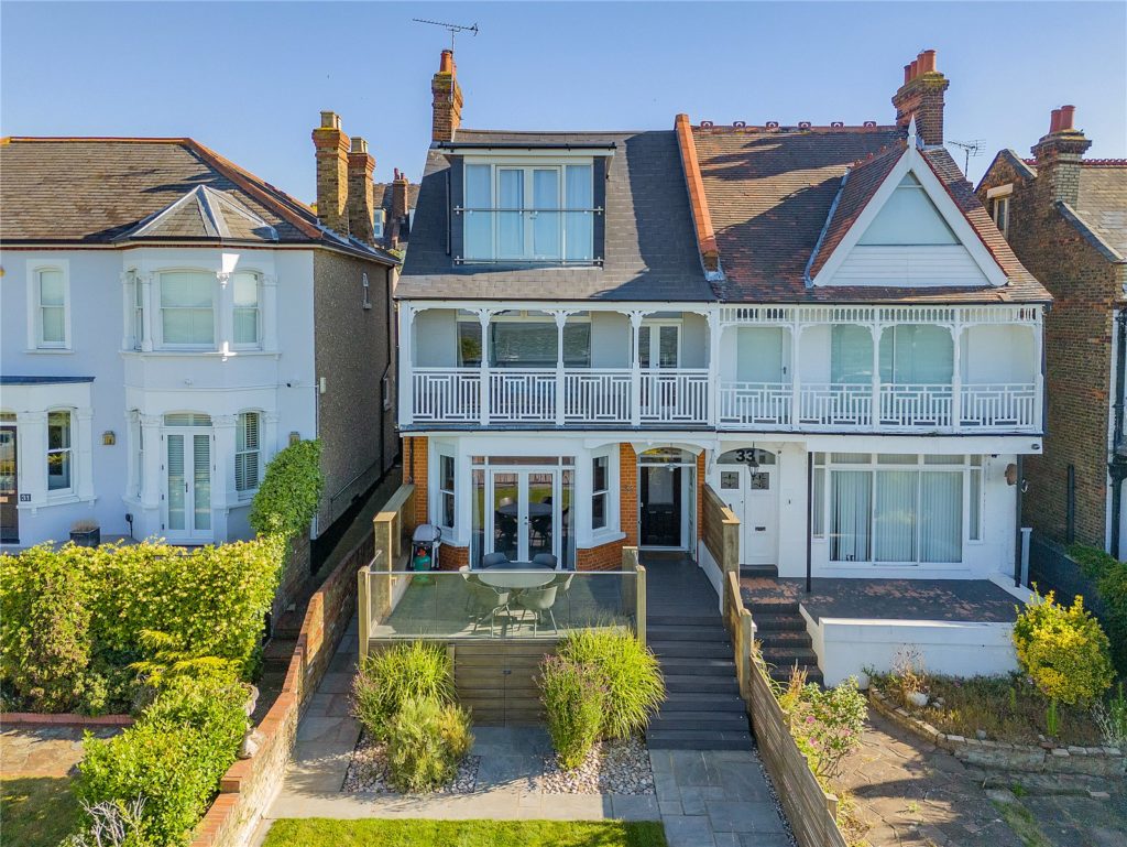 Cliff Parade, Leigh-on-Sea, Essex, SS9 1BB