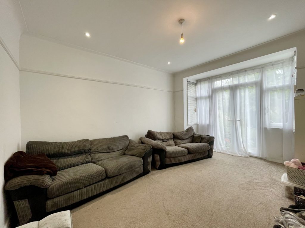 Bournemouth Park Road, Southend-on-Sea, Essex, SS2 5LZ