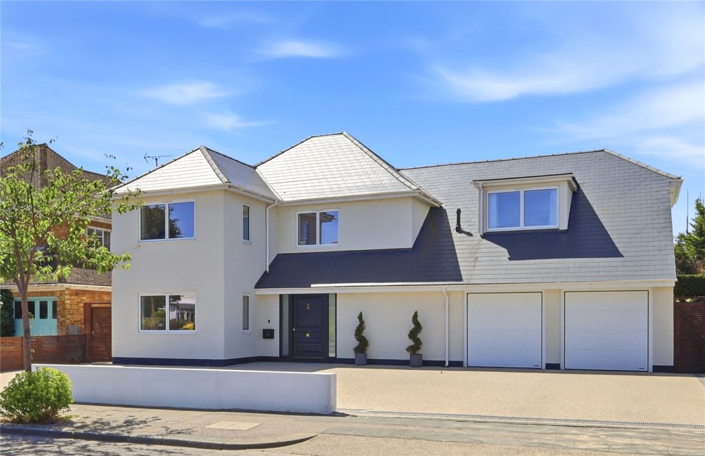Burges Road, Thorpe Bay, Essex, SS1 3JL