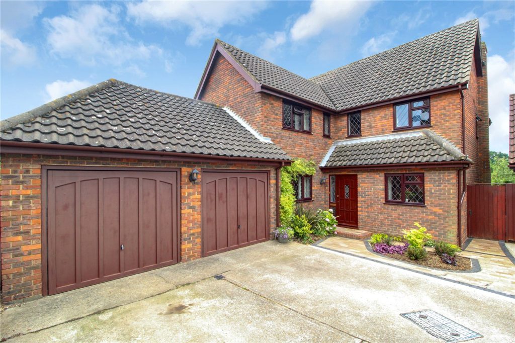 Blenheim Mews, Leigh-on-Sea, Essex, SS9 3DZ