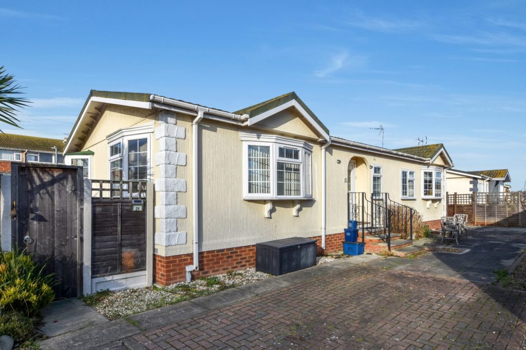 East Beach Park, Tingdene Park, Shoeburyness, Essex, SS3 9SG