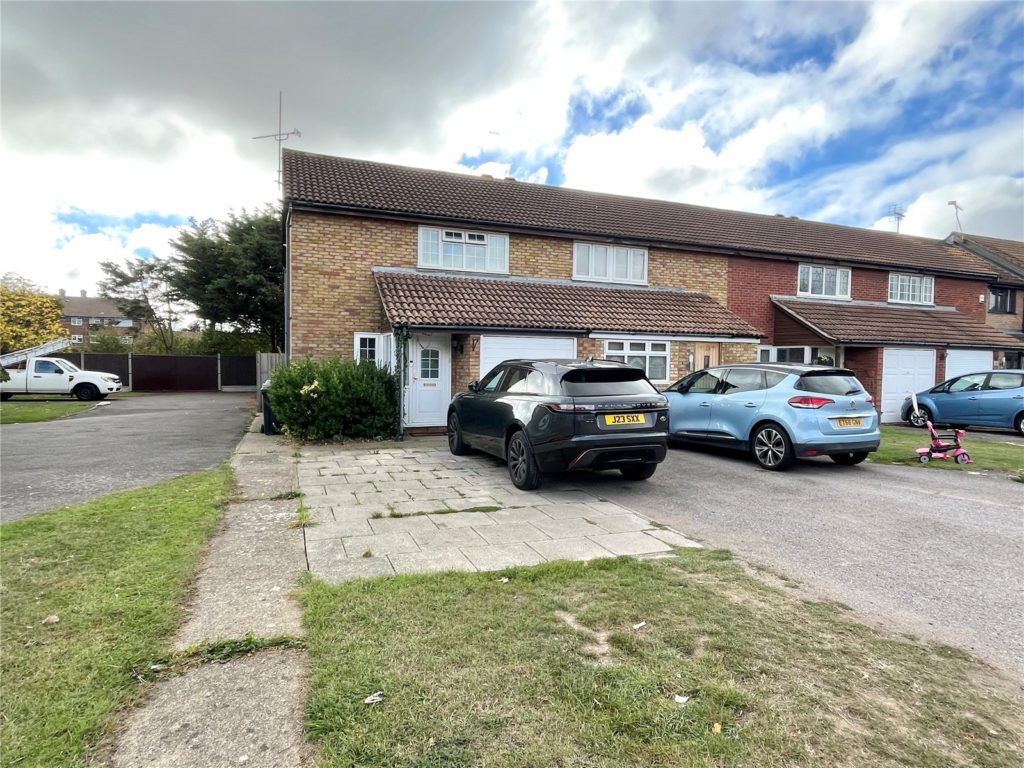 Torrington, Shoeburyness, Bishopsteignton Location, Essex, SS3 8DD