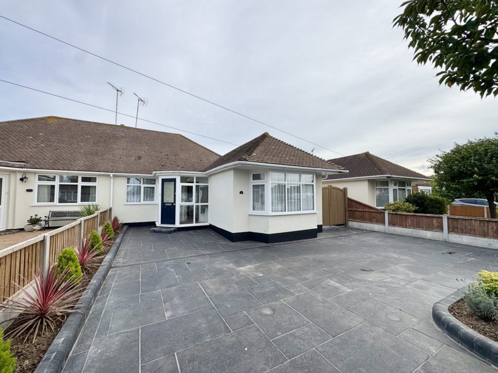 Brettenham Drive, Thorpe Bay, Essex, SS1 3DQ