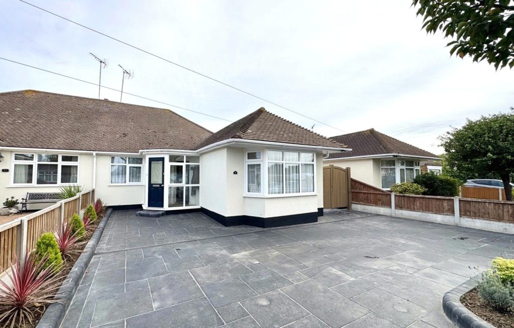 Brettenham Drive, Thorpe Bay, Essex, SS1 3DQ