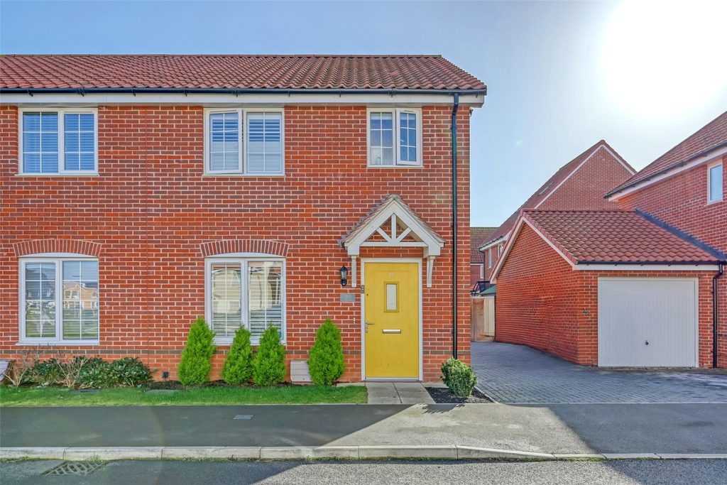Shallows Avenue, Great Wakering, Essex, SS3 0FR