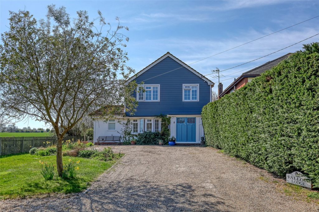 Rebels Lane, Thorpe Bay/Barling Borders, Essex, SS3 0QE