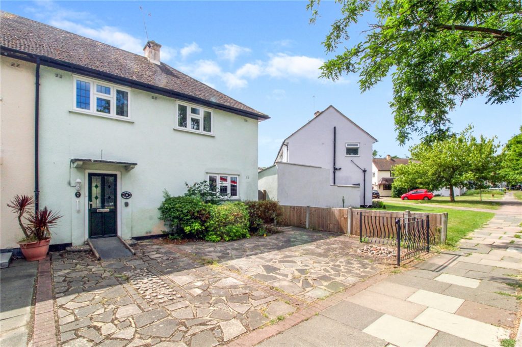 Eastwood Road North, Leigh-on-Sea, Essex, SS9 4BY